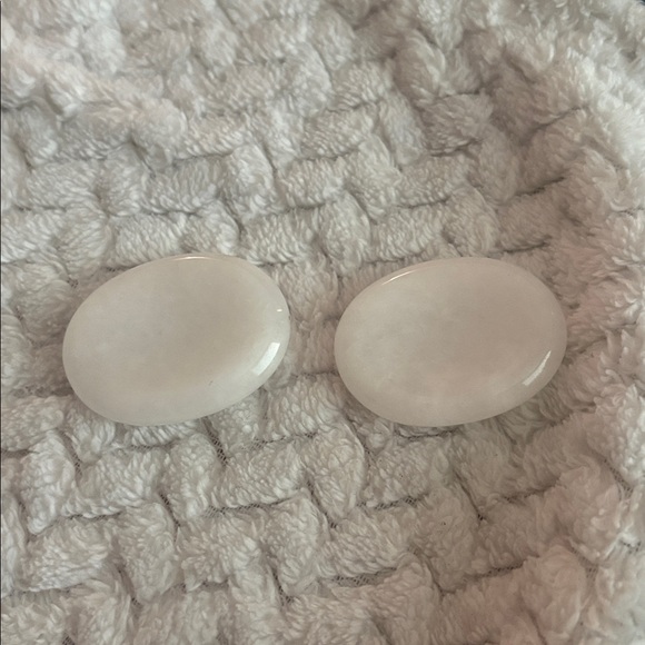 ✨ Natural Crystal Worry Stone | Pocket Palm Stone | Anxiety Relief & Meditation - Picture 3 of 9